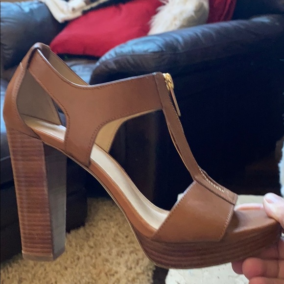 Michael Kors heels - Picture 2 of 5